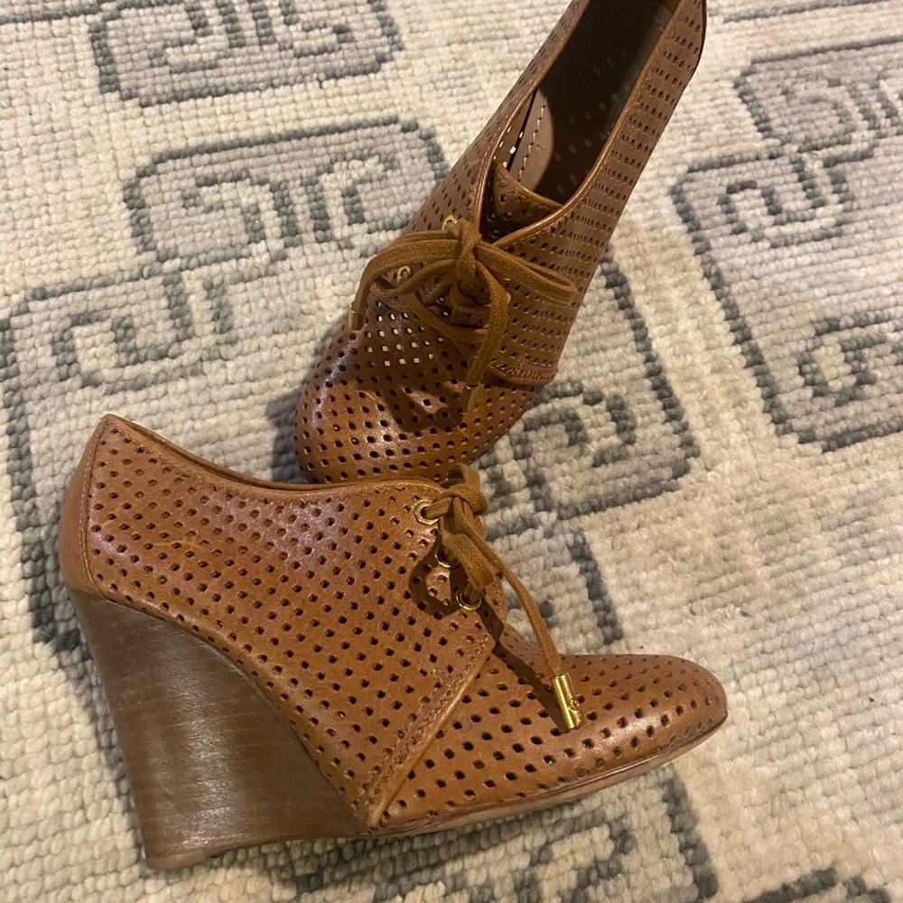 Tory Buch perforated leather wedge 7.5